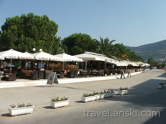 Palea Epidauros - kawiarnie i restauracje w centrum